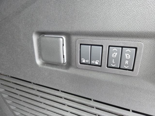 New 2026 Chevrolet Suburban High Country image 9