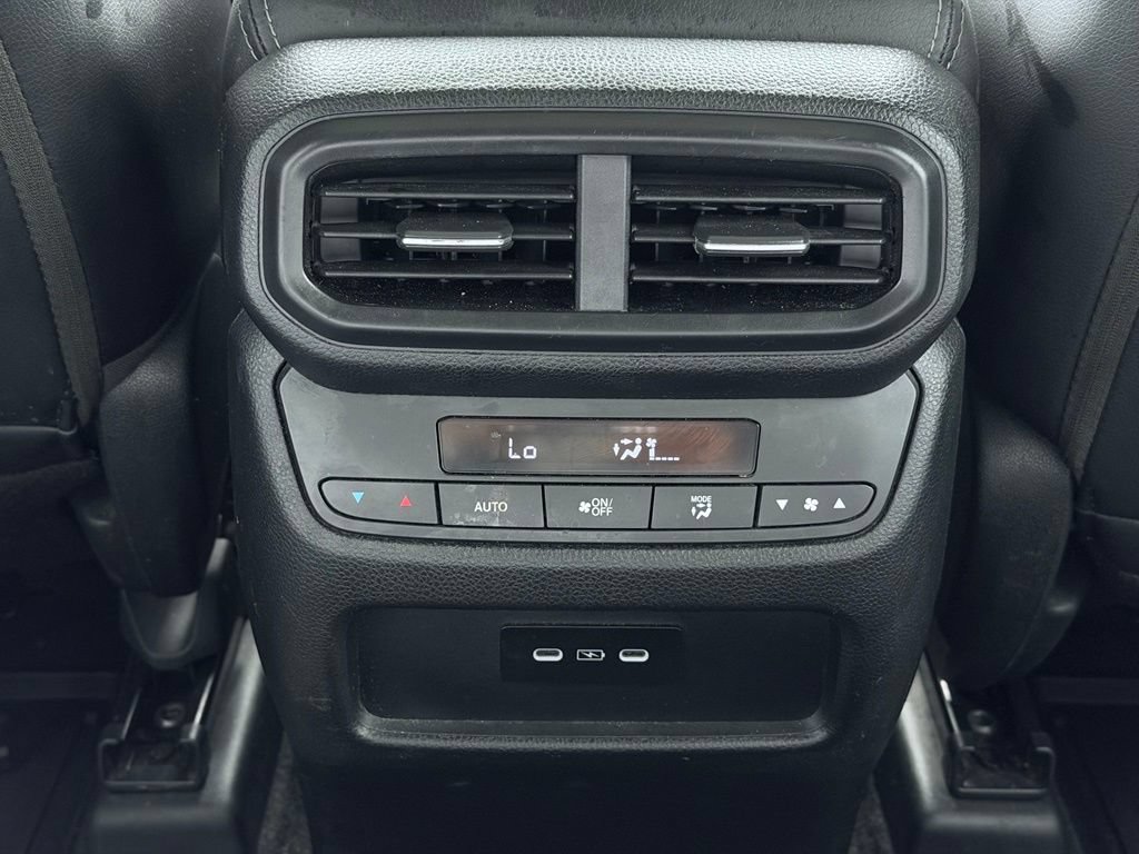 Used 2025 Honda Pilot Touring image 30