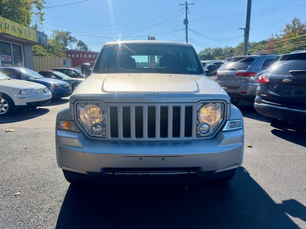 Used 2012 Jeep Liberty Sport AWD/4WD image 3