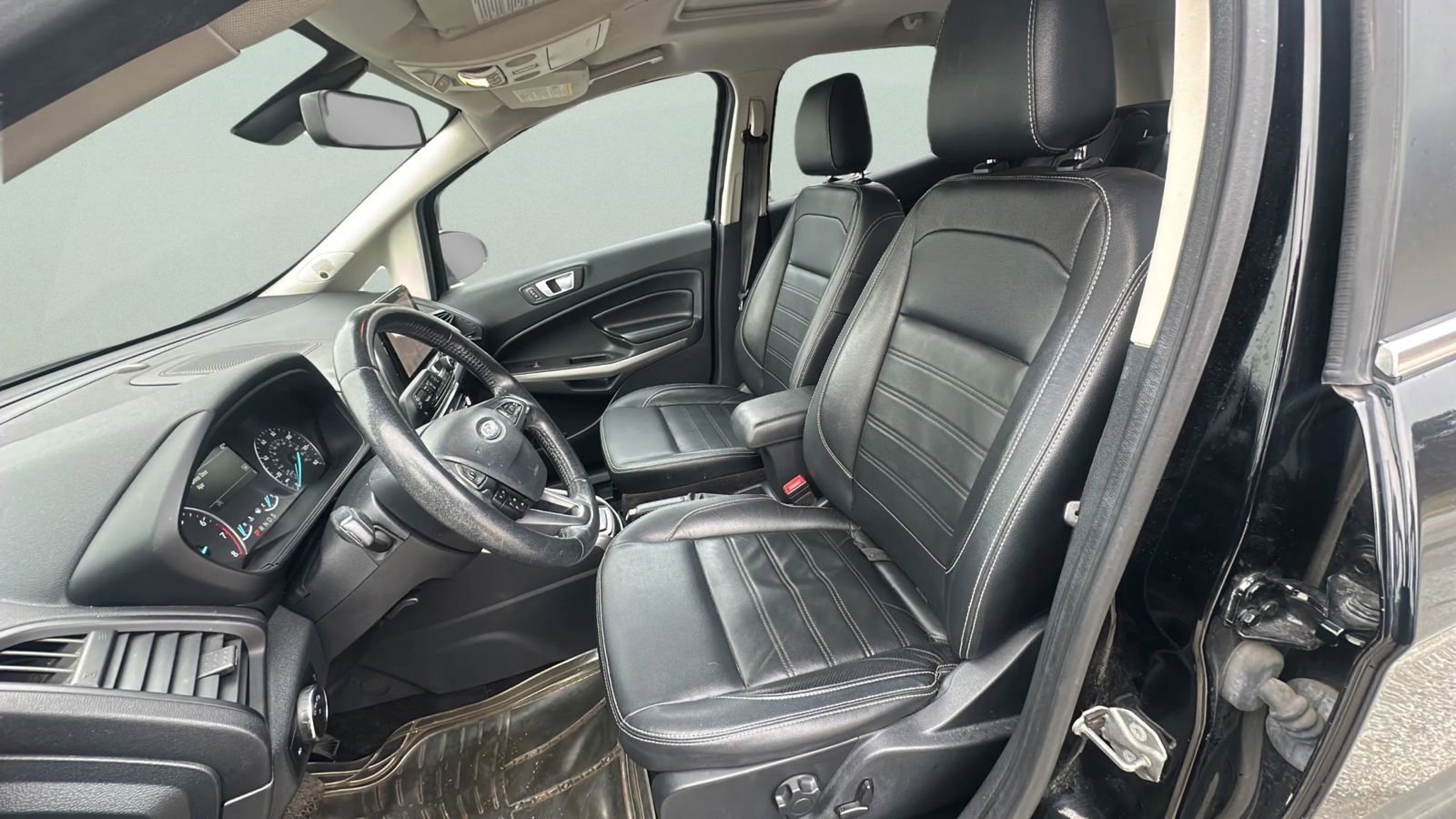 Used 2020 Ford EcoSport Titanium image 16