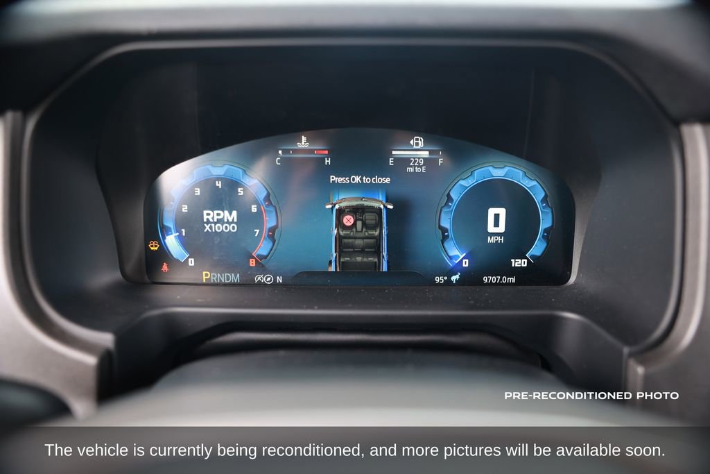 Used 2025 Ford Bronco Badlands image 16