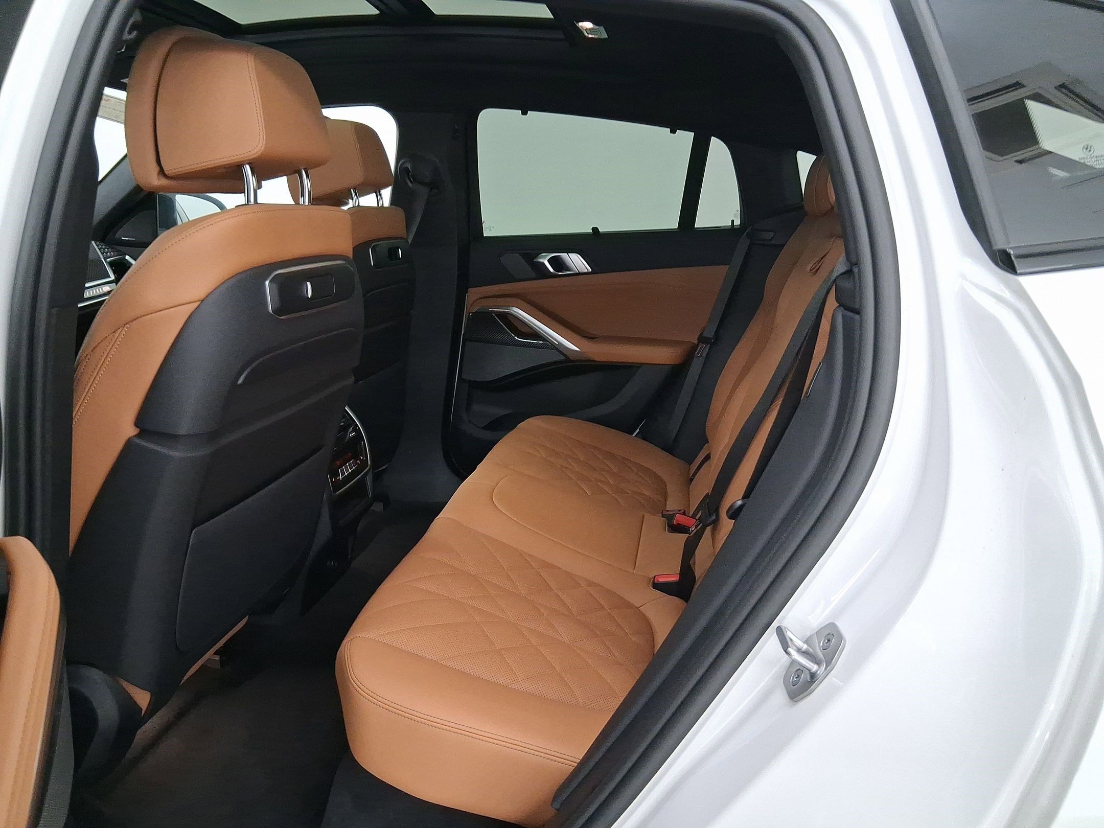 New 2026 BMW X6 M60i image 13