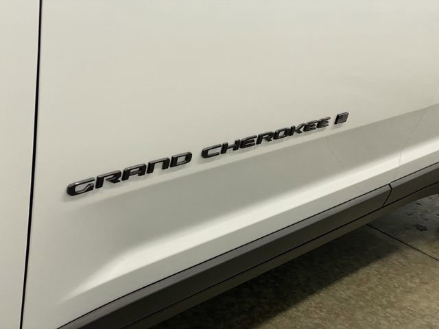 New 2025 Jeep Grand Cherokee Altitude image 37