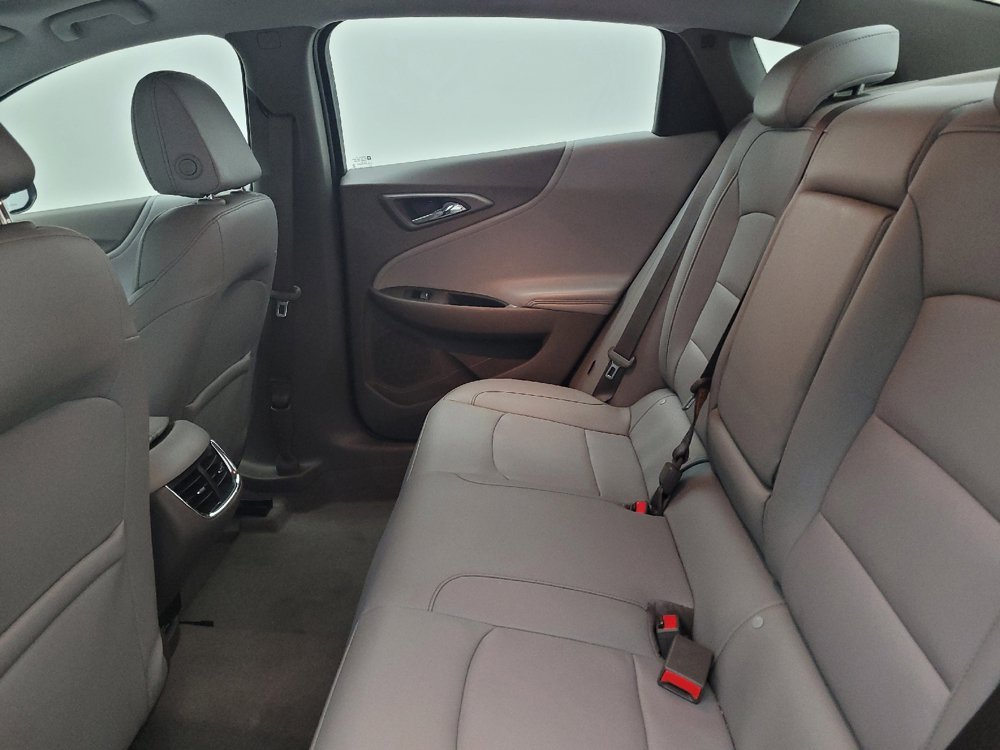 Used 2018 Chevrolet Malibu LT w/ Leather Package FWD image 18