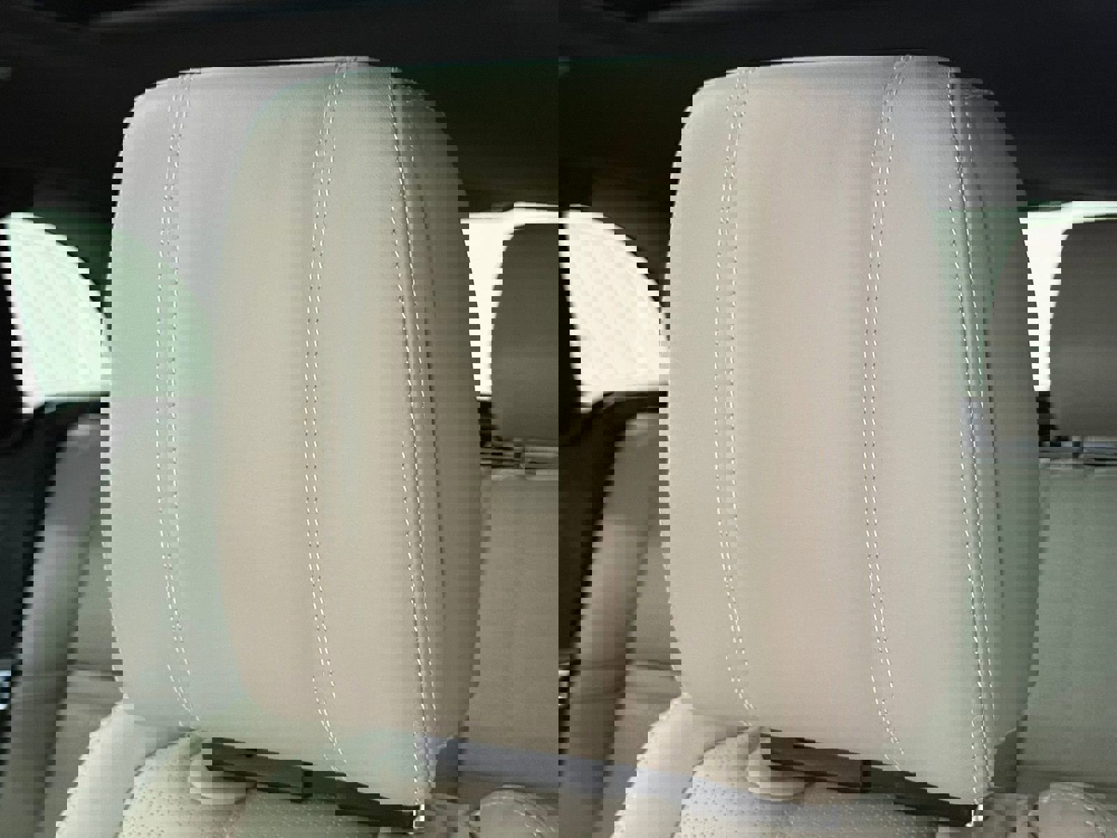 Used 2019 Land Rover Range Rover Velar R-Dynamic HSE image 31