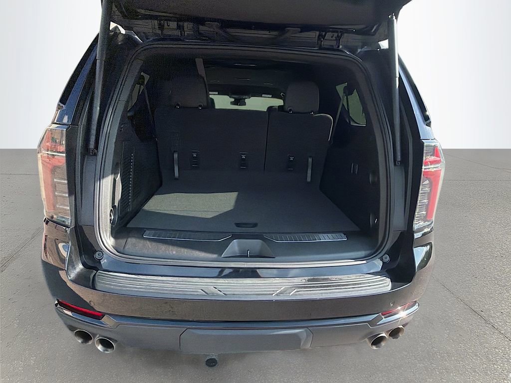 Used 2025 Chevrolet Suburban Z71 AWD/4WD image 13