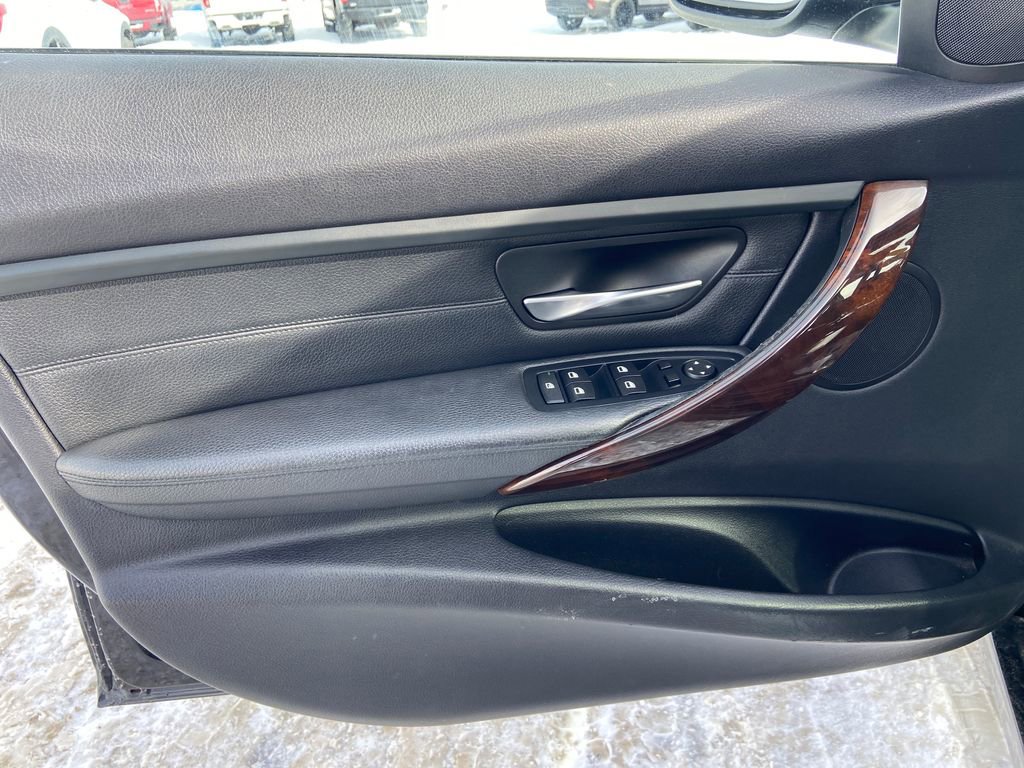 Used 2014 BMW 328i xDrive Sedan image 12