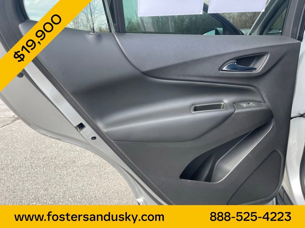 Used 2018 Chevrolet Equinox LT FWD image 16