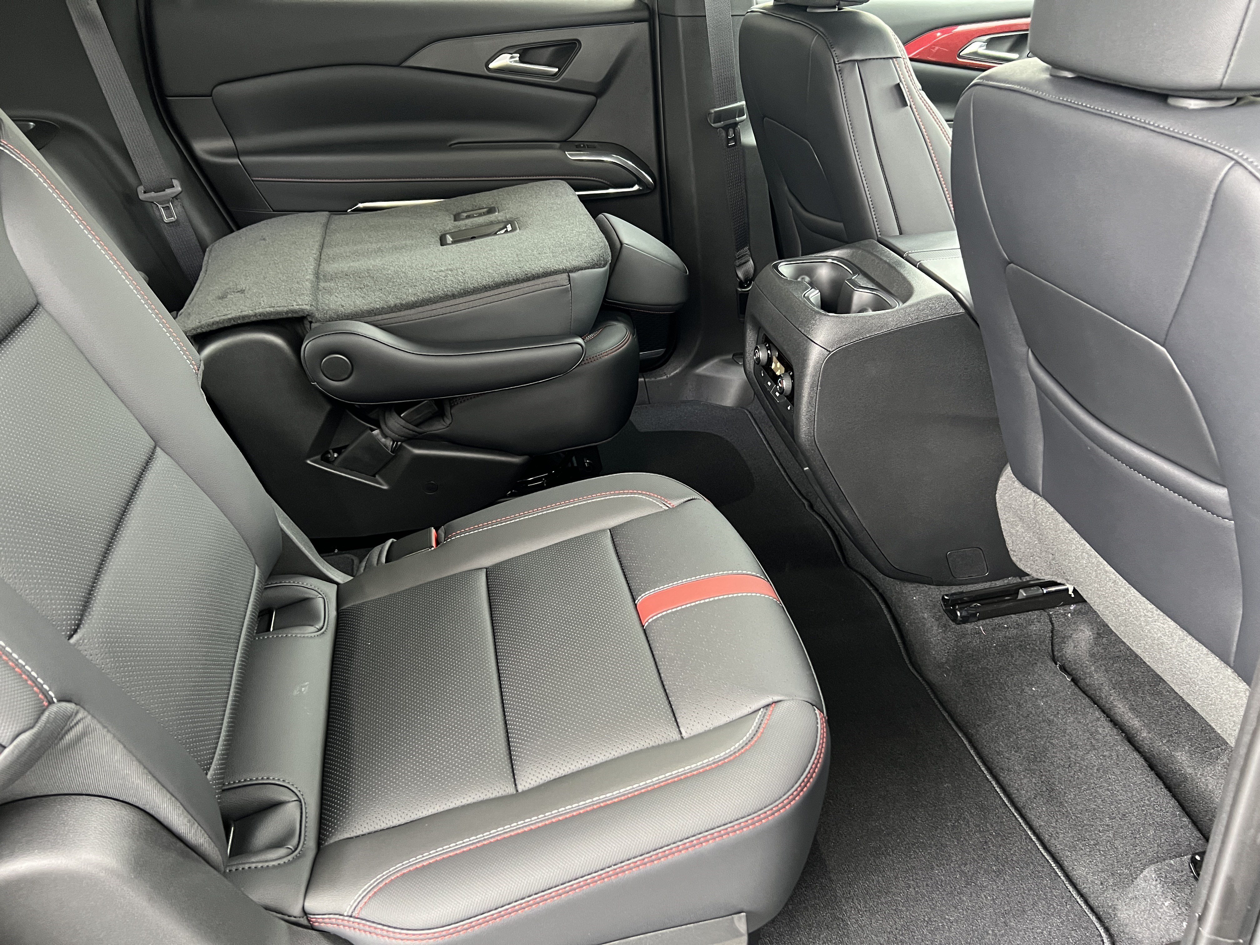 New 2026 Chevrolet Traverse RS AWD/4WD image 25