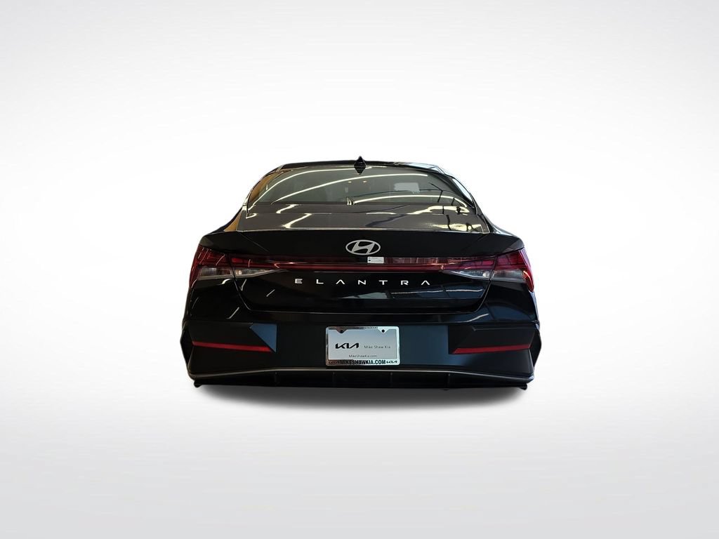 Used 2025 Hyundai Elantra SEL FWD image 5