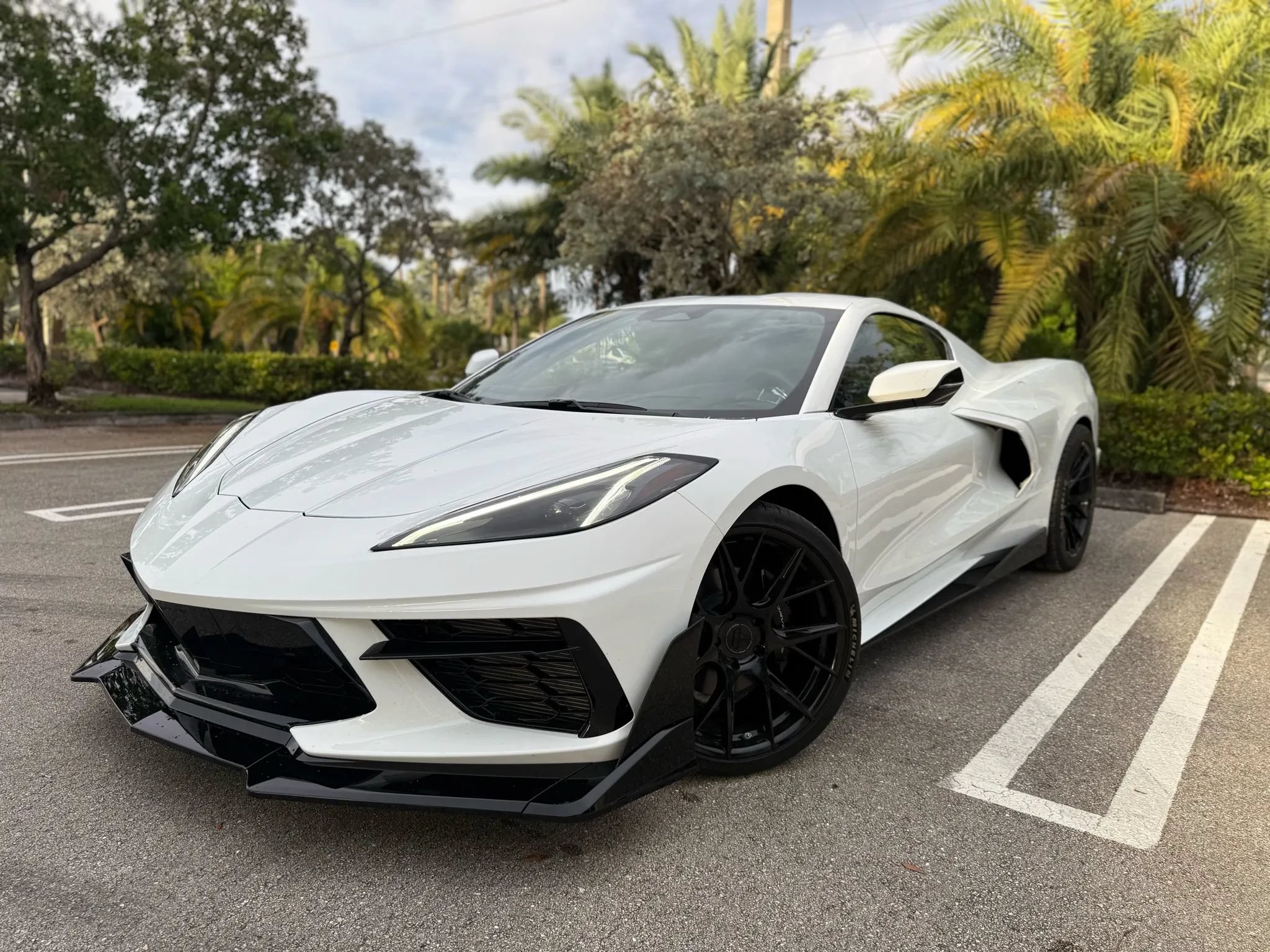 Used 2024 Chevrolet Corvette Stingray Coupe w/ 1LT RWD image 2
