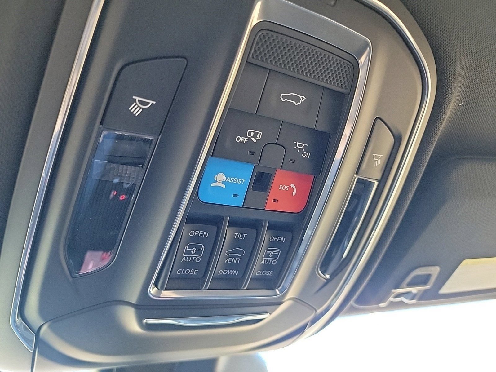 Used 2025 Jeep Grand Cherokee Limited 4xe AWD/4WD image 45