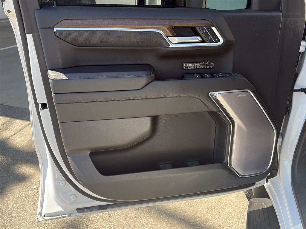 Used 2022 Chevrolet Silverado 1500 High Country w/ High Country Premium Package AWD/4WD image 11