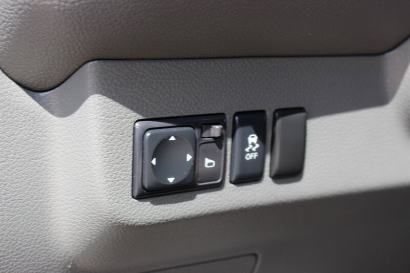 Used 2014 Nissan NV 3500 SL w/ Technology Package RWD image 36