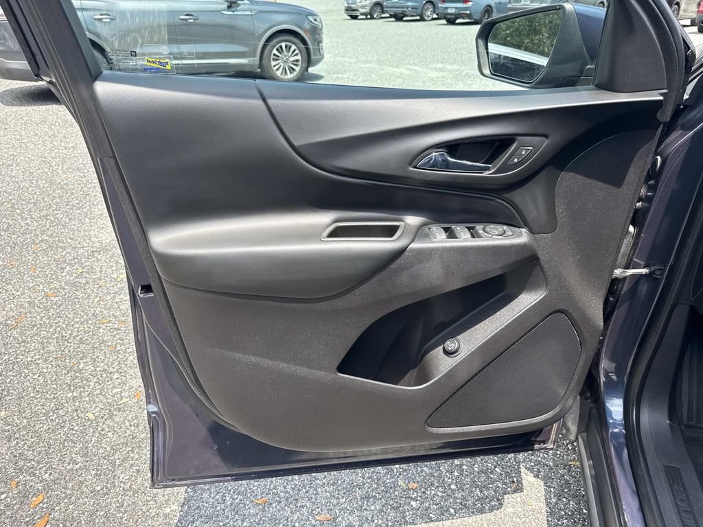 Used 2018 Chevrolet Equinox LT FWD image 18