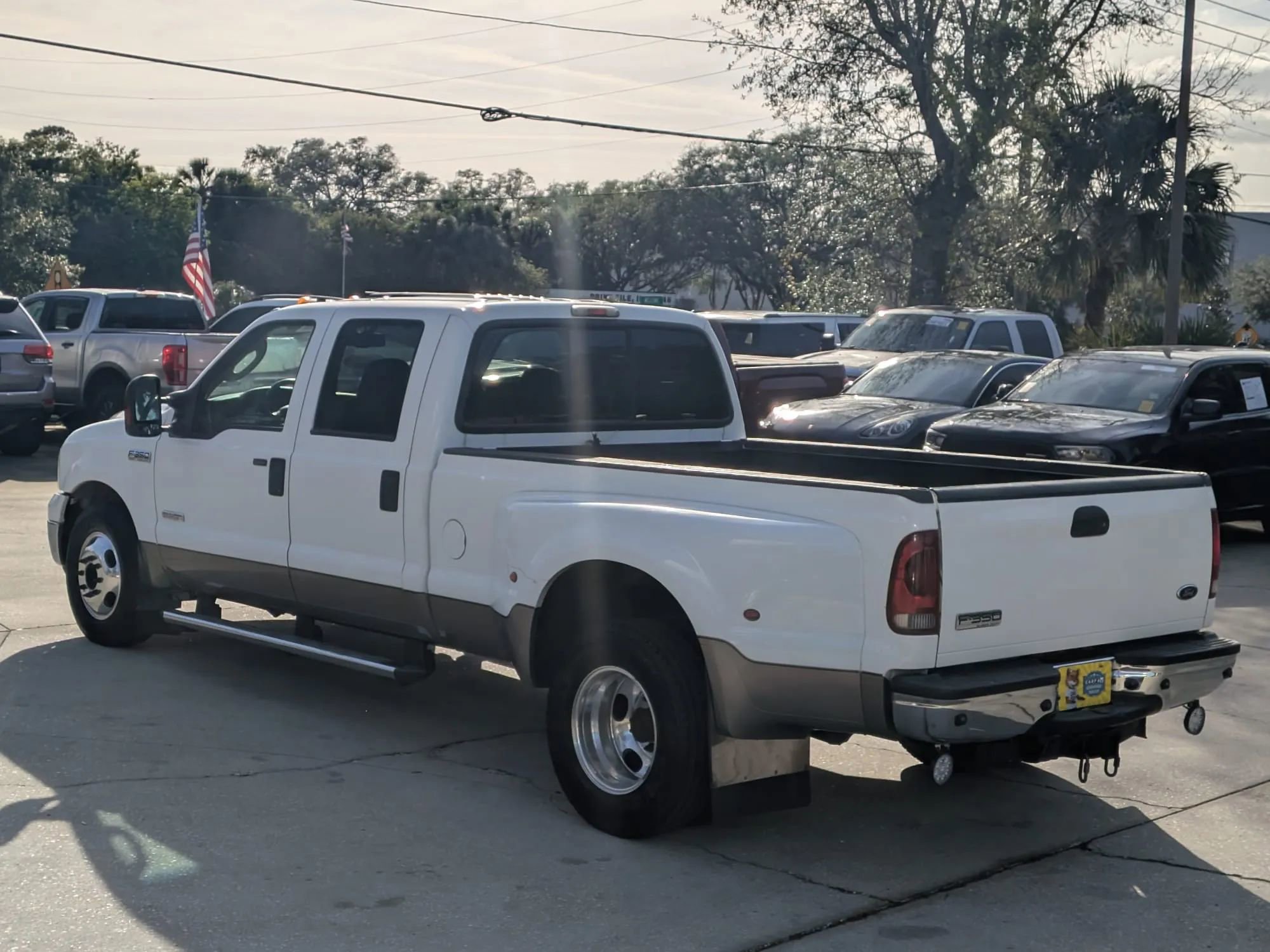 Used 2007 Ford F350 Lariat RWD image 2