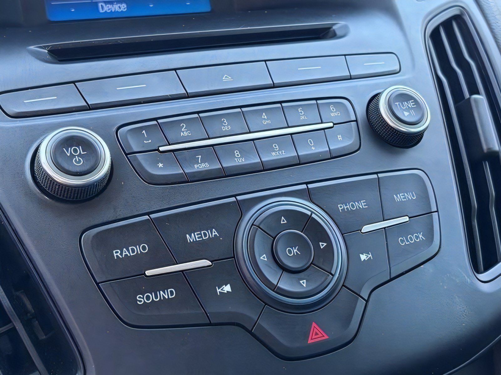Used 2016 Ford Focus SE w/ SE Sport Package FWD image 23