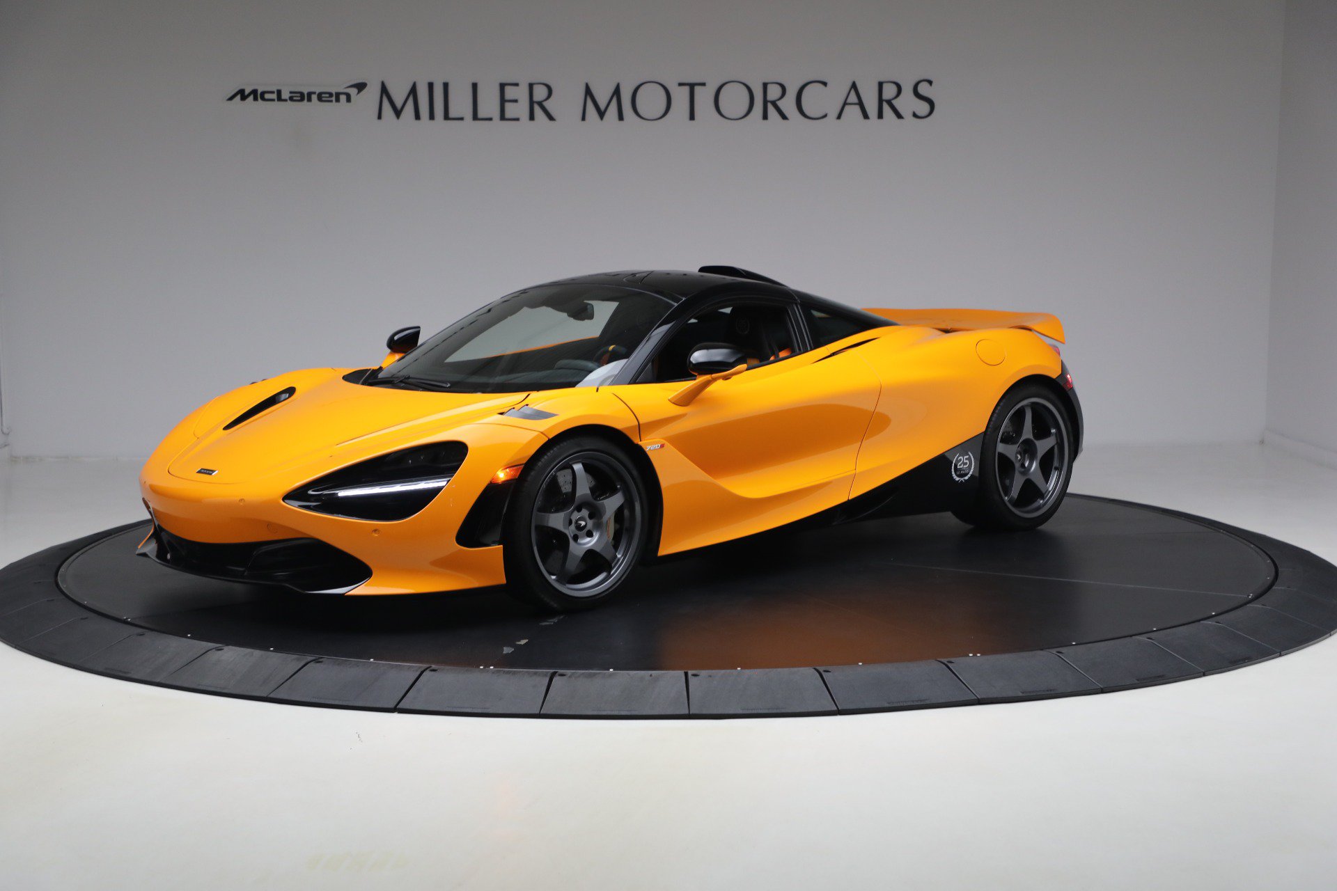 Used 2021 McLaren 720S RWD image 2