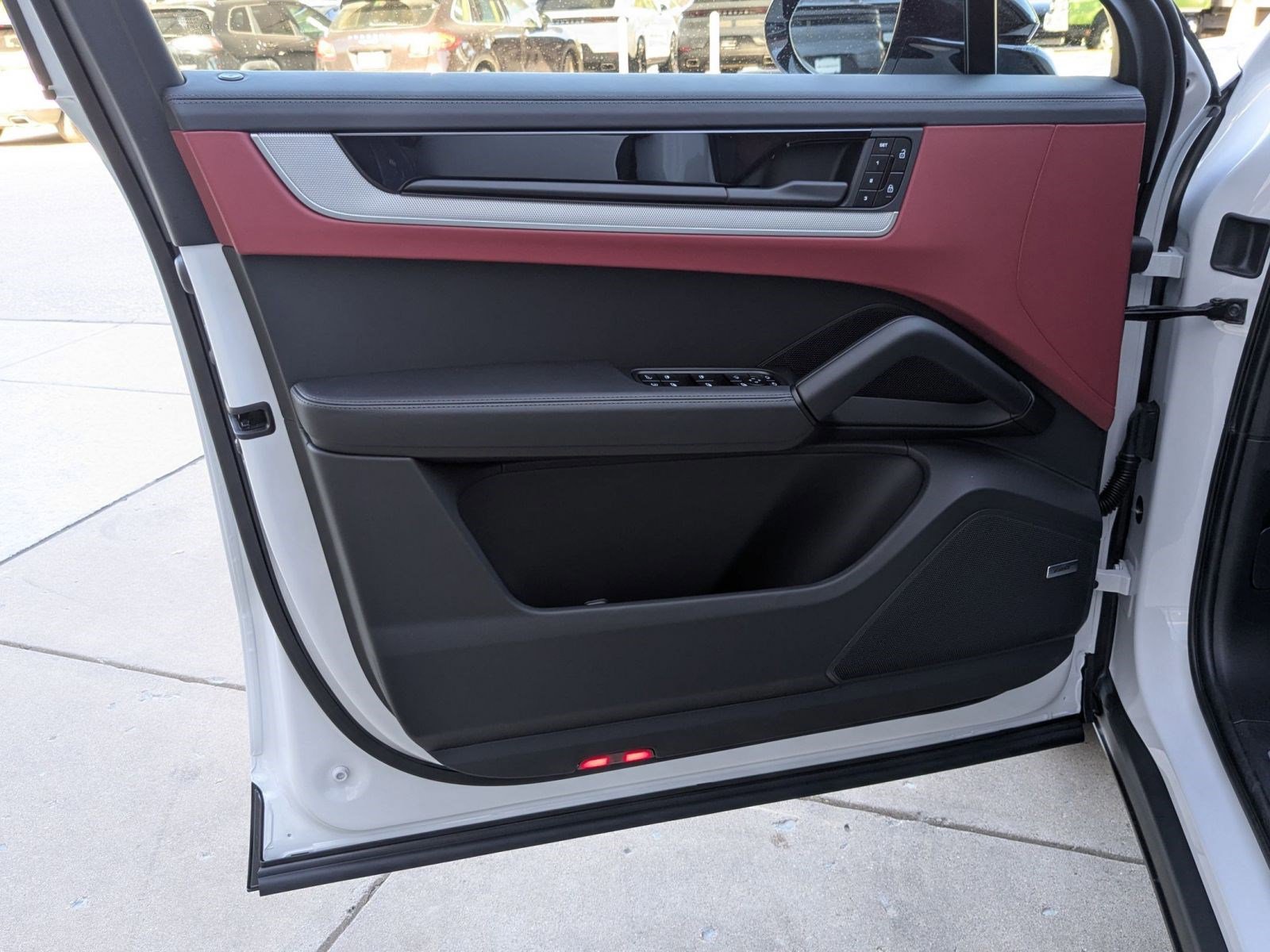 New 2026 Porsche Cayenne E-Hybrid image 13