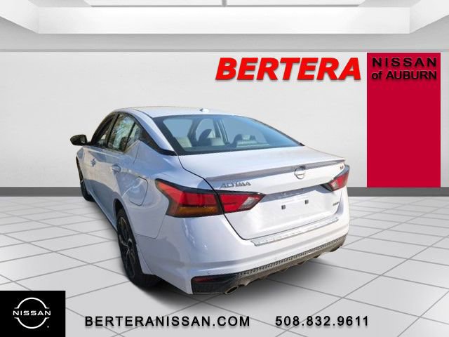 Used 2023 Nissan Altima 2.5 SR AWD/4WD image 4