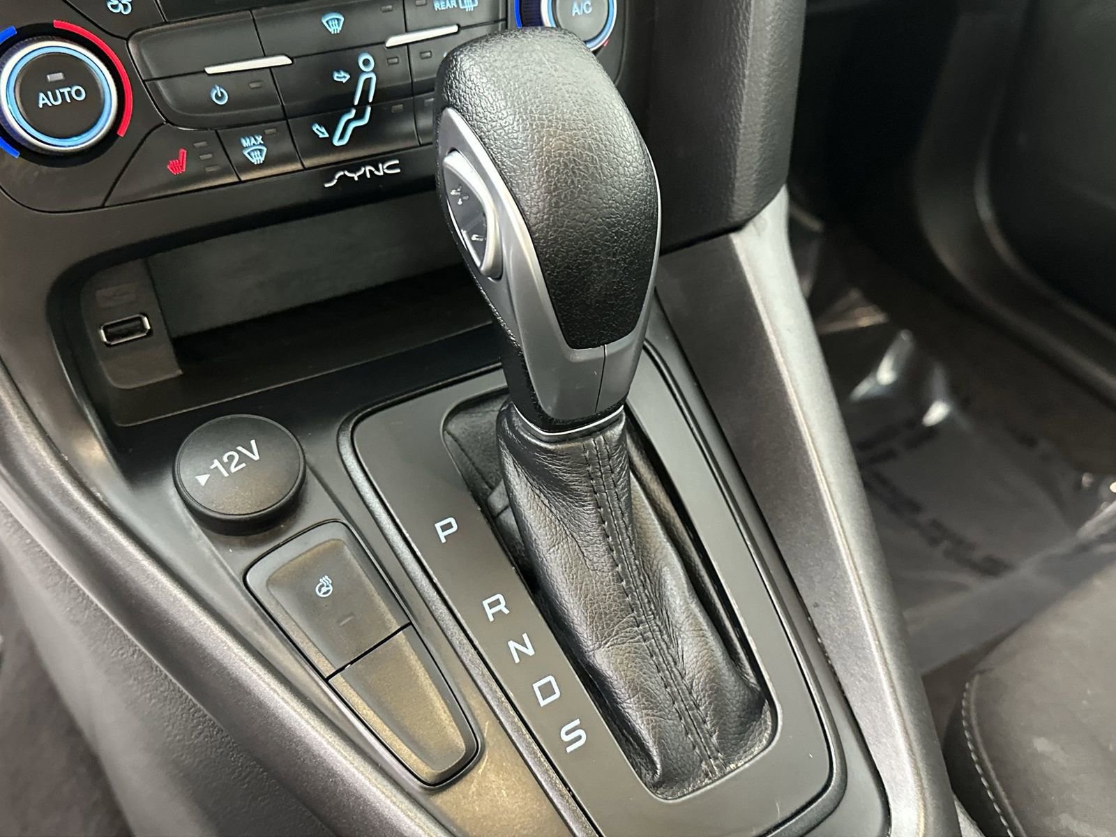 Used 2018 Ford Focus SEL w/ Cold Weather Package image 20