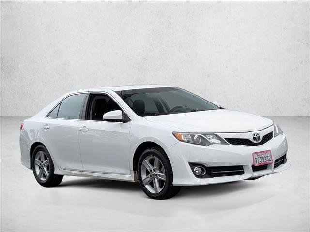 Used 2014 Toyota Camry SE FWD image 4
