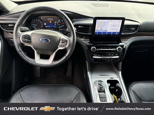 Used 2021 Ford Explorer Limited w/ Equipment Group 301A RWD image 12