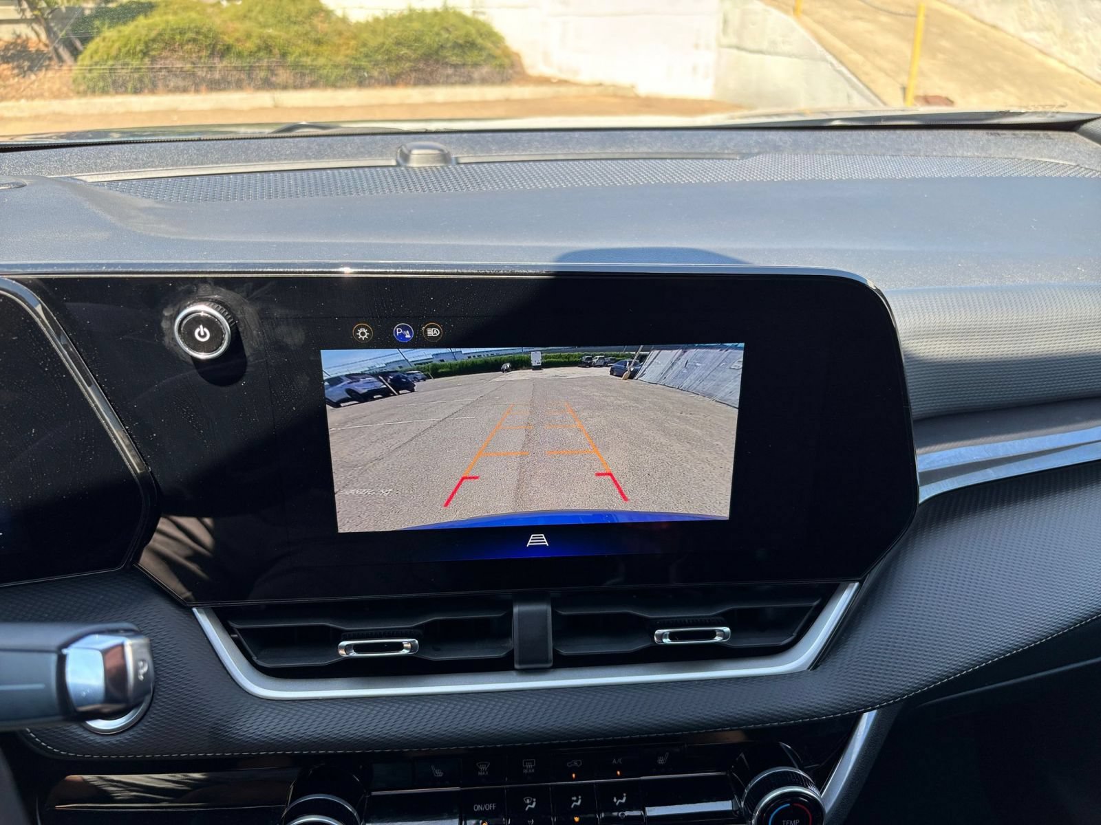 Used 2025 Chevrolet Equinox LT FWD image 23