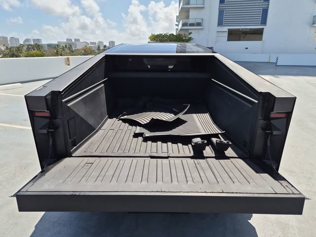 Used 2024 Tesla Cybertruck AWD Crew Cab image 13