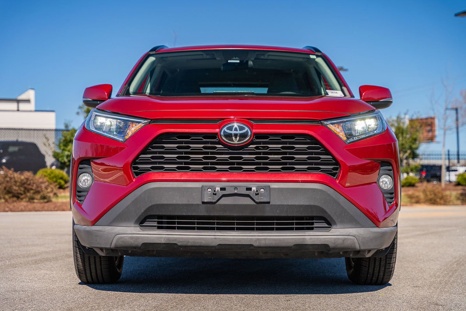 Used 2021 Toyota RAV4 XLE w/ Convenience Package image 2