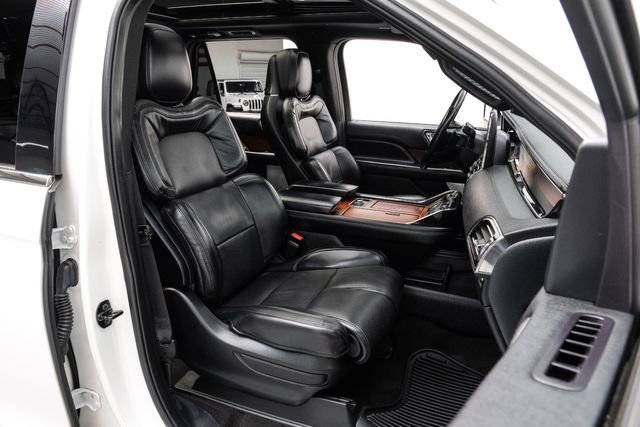 Used 2021 Lincoln Navigator Reserve w/ Luxury Package image 39