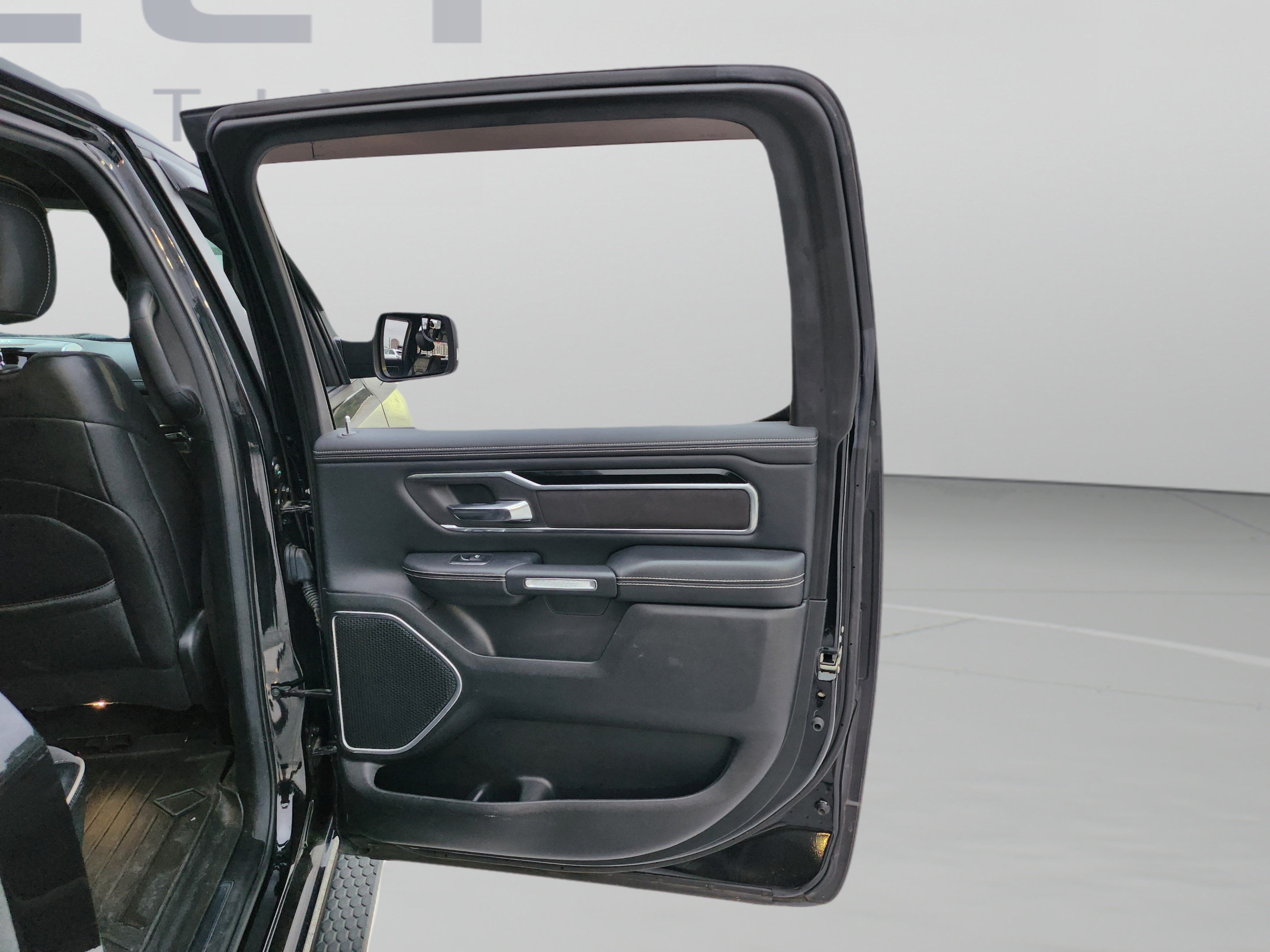 Used 2019 RAM 1500 Laramie w/ Sport Appearance Package AWD/4WD image 21