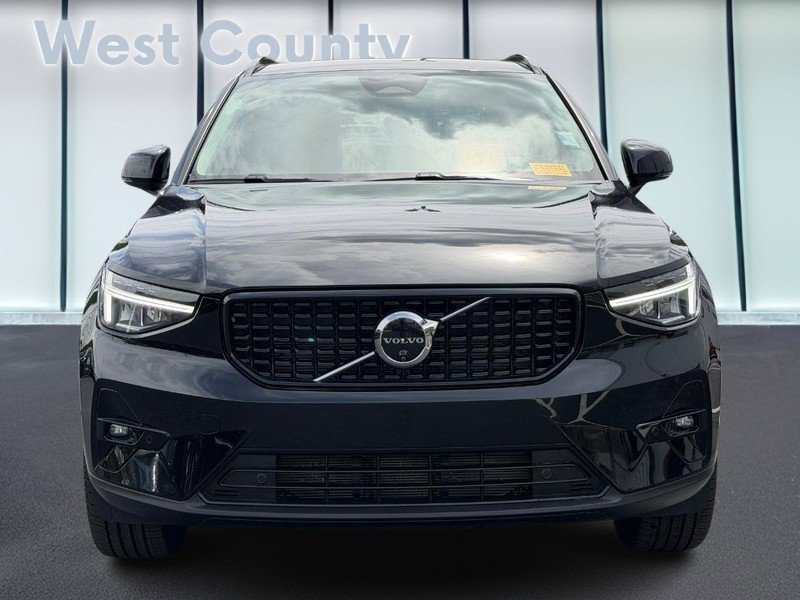 Certified 2025 Volvo XC40 B5 Plus AWD/4WD image 10