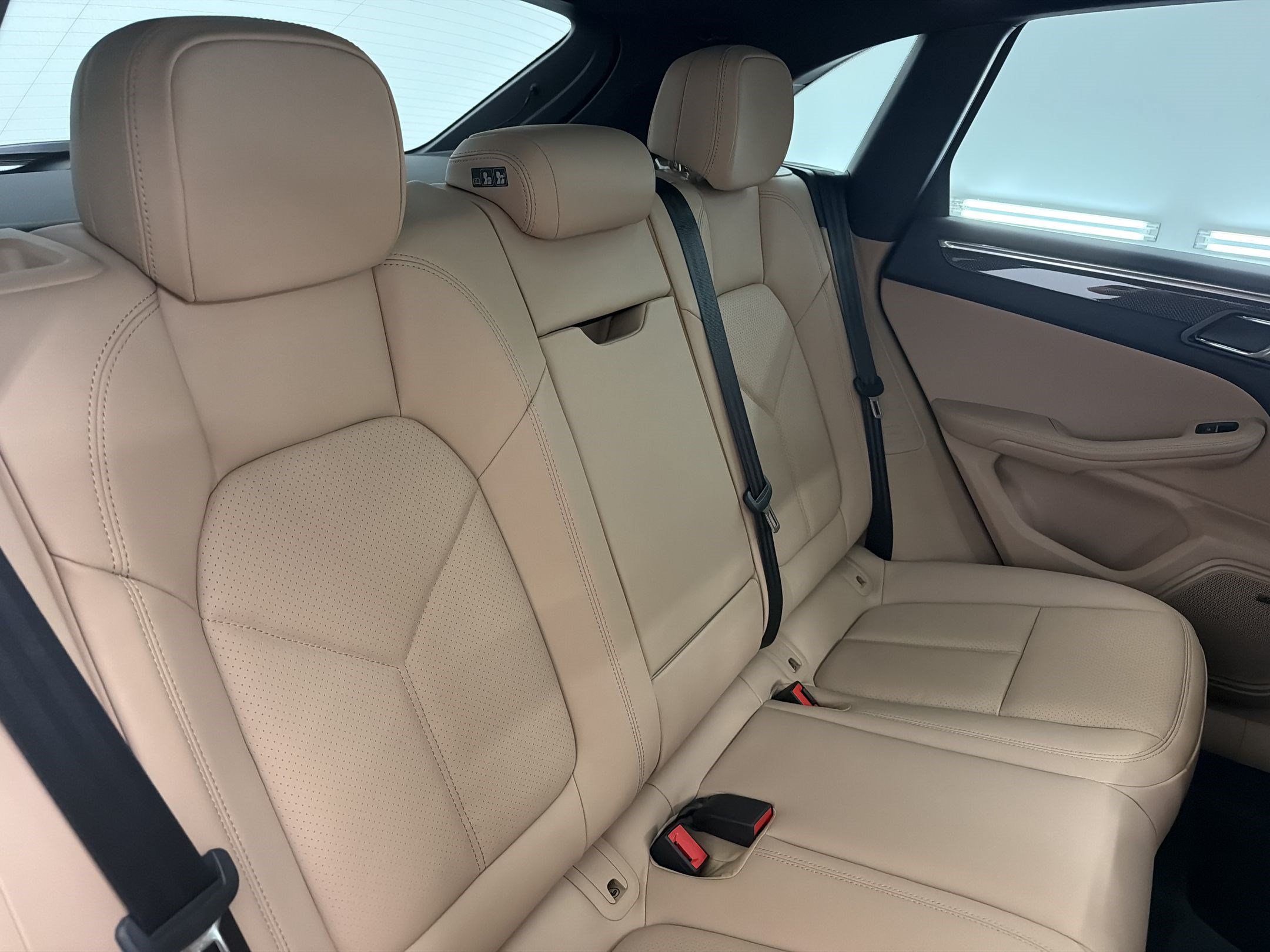 New 2026 Porsche Macan AWD/4WD image 29