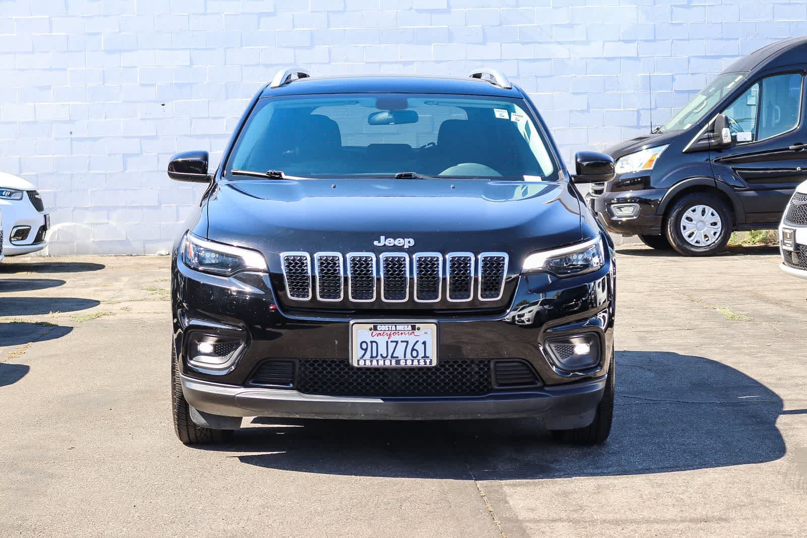 Used 2019 Jeep Cherokee Latitude w/ Popular Appearance Group FWD image 2