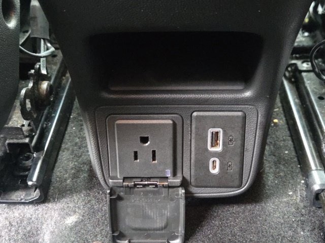 Used 2023 Chevrolet TrailBlazer LT AWD/4WD image 16