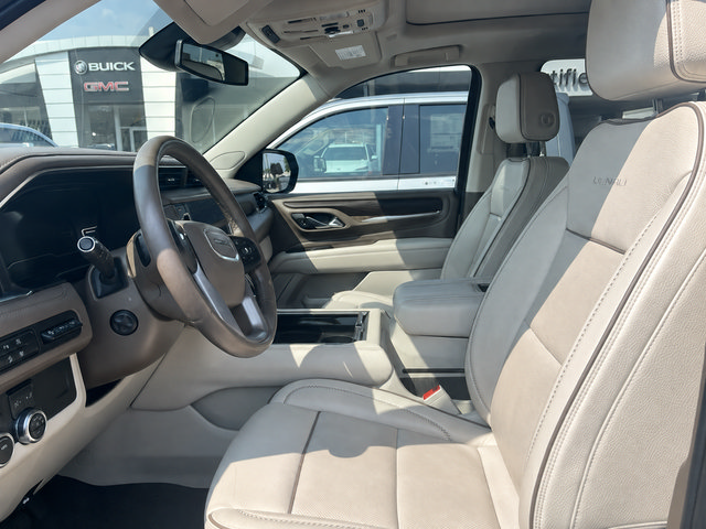 Used 2023 GMC Yukon Denali AWD/4WD image 8