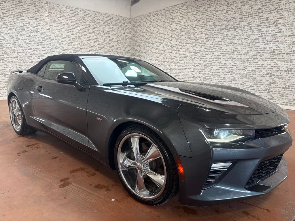 Used 2018 Chevrolet Camaro SS RWD image 1
