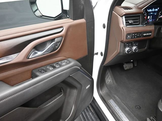 Used 2021 GMC Yukon Denali w/ Denali Premium Package image 14