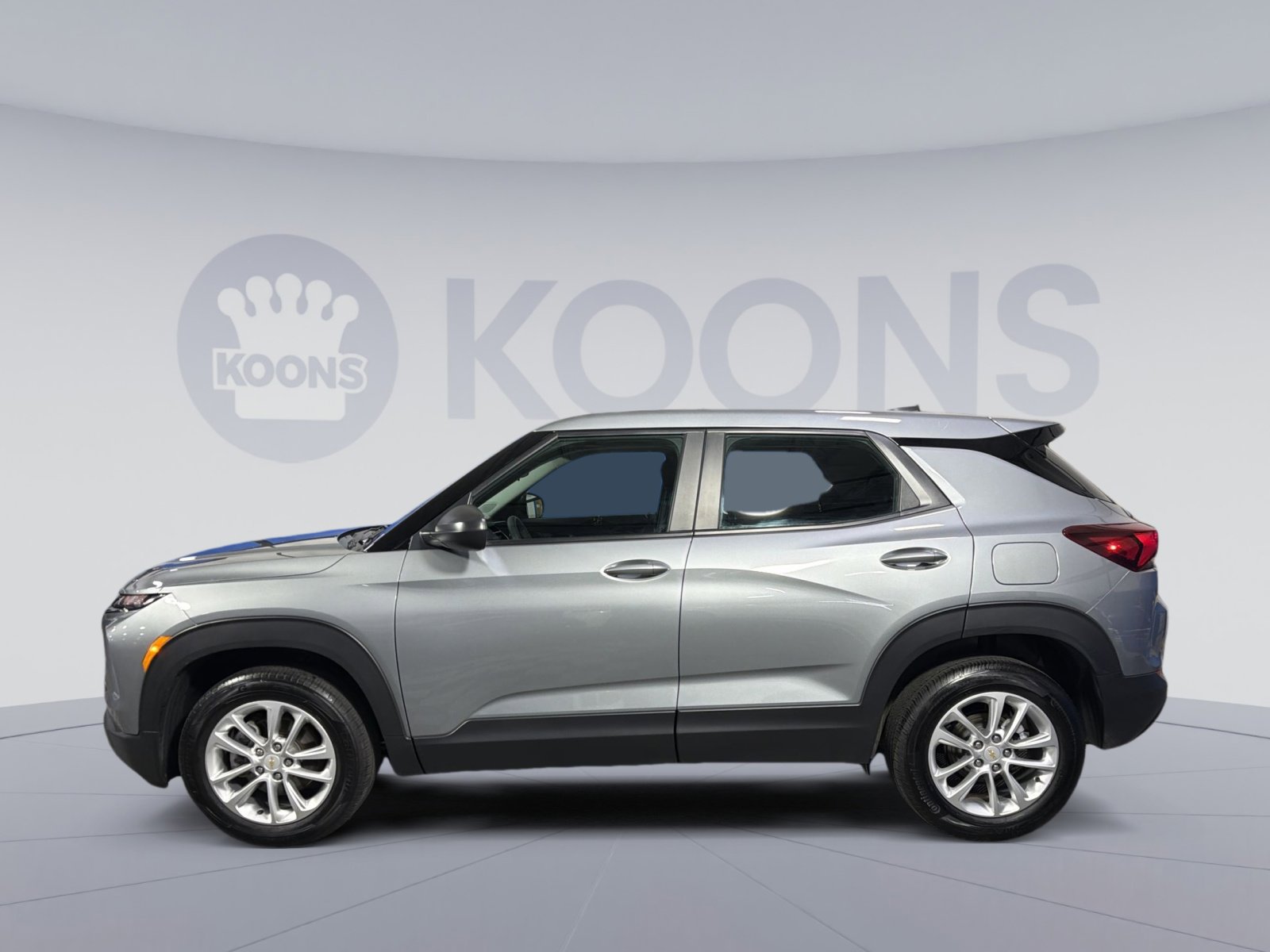 Used 2024 Chevrolet TrailBlazer LS image 2