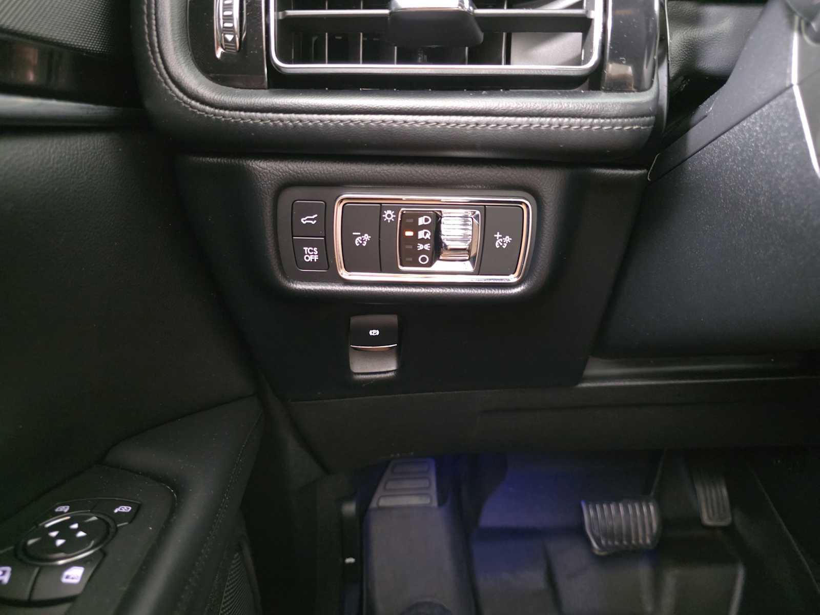 Used 2022 Lincoln Nautilus Reserve image 34