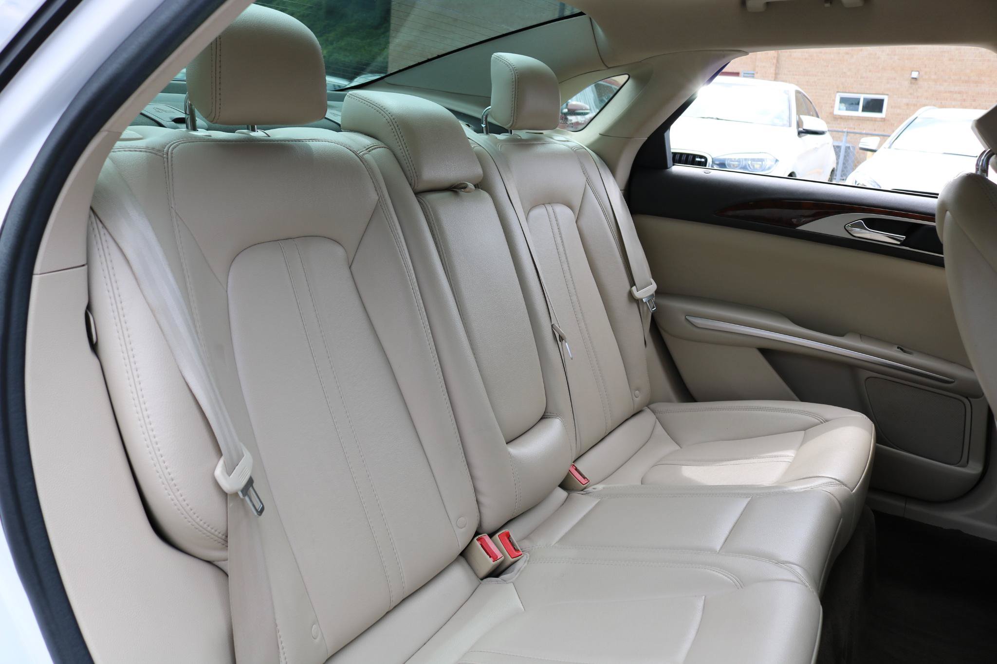 Used 2016 Lincoln MKZ FWD image 40