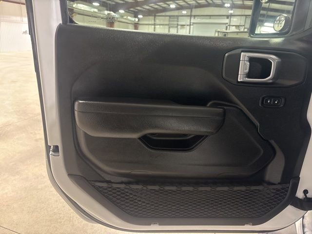 Used 2025 Jeep Wrangler Sport image 8