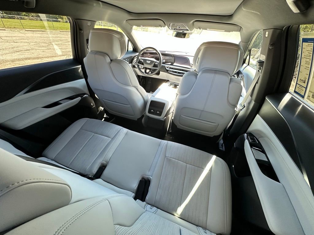 New 2026 Cadillac Lyriq Sport image 18