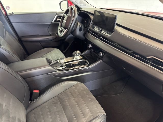 Used 2025 Mitsubishi Outlander SE FWD image 17