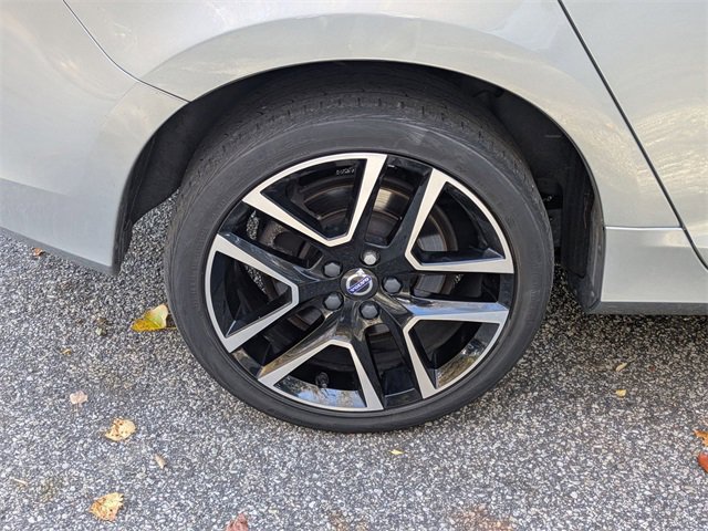 Used 2018 Volvo V60 T5 Dynamic w/ Vision Package image 31
