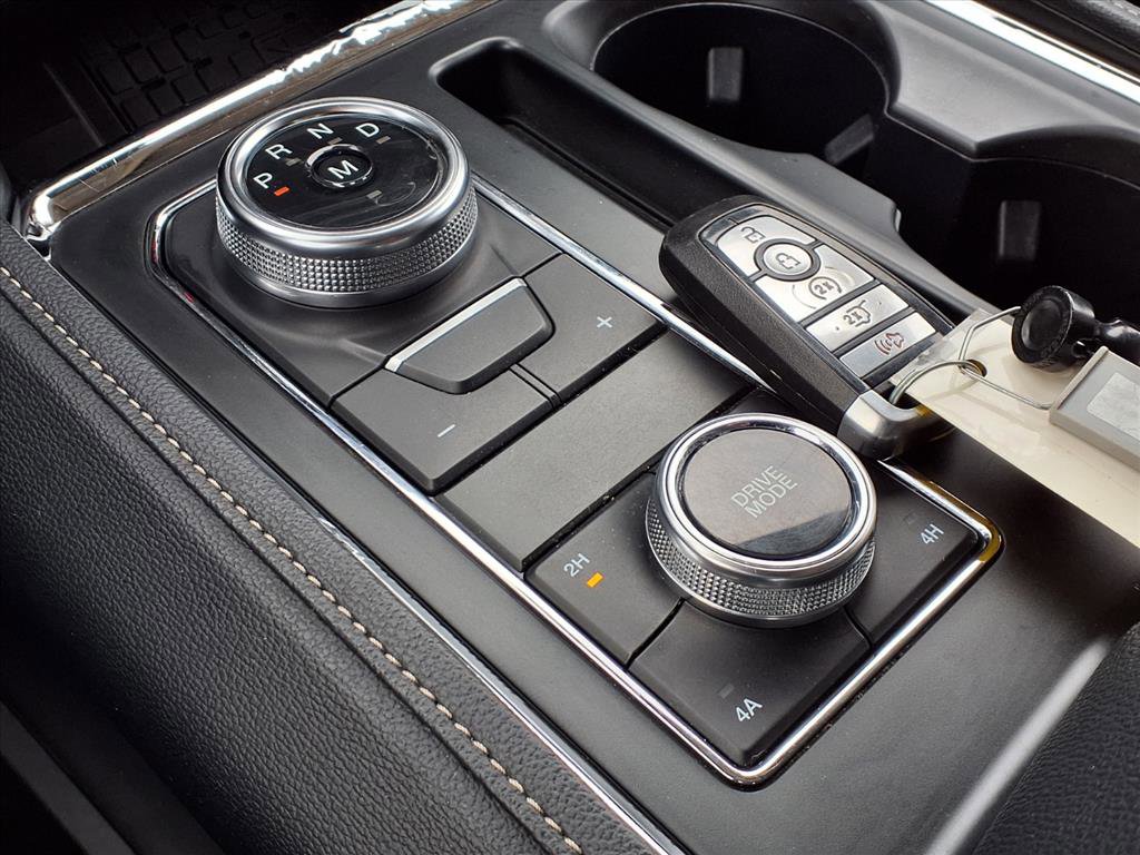 Used 2024 Ford Expedition XLT image 14