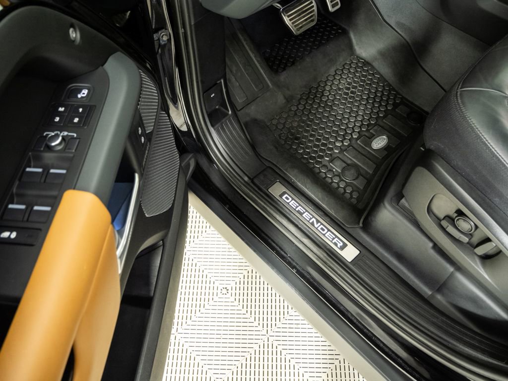 Used 2023 Land Rover Defender 110 X image 8