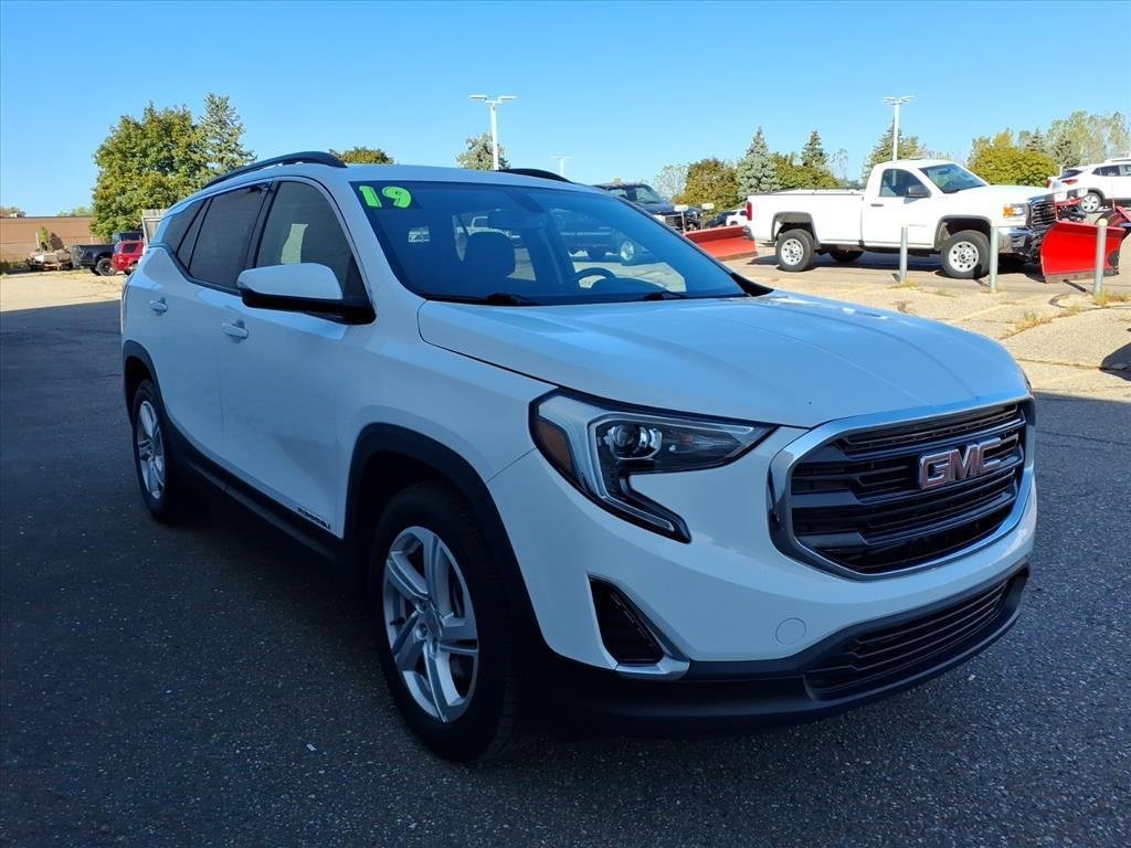Used 2019 GMC Terrain SLE w/ Driver Convenience Package image 3
