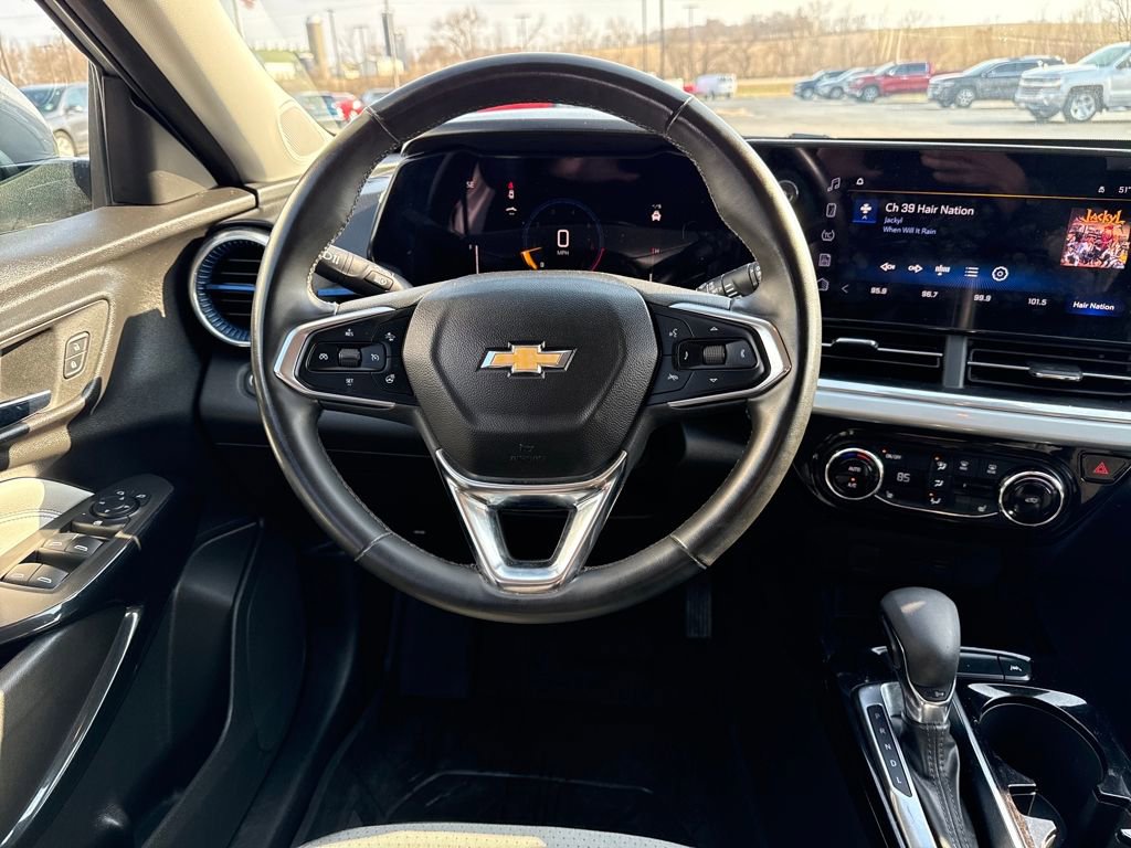 Certified 2024 Chevrolet Trax LT w/ Driver Confidence Package image 12